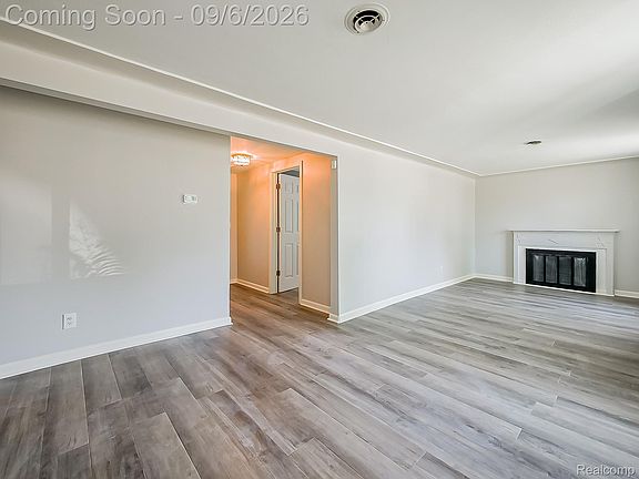 3rd image of 20380 Floral St