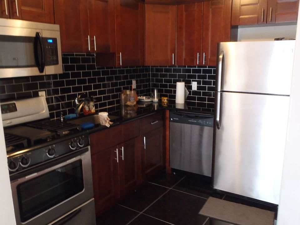 1st image of 3215 47th St #2B