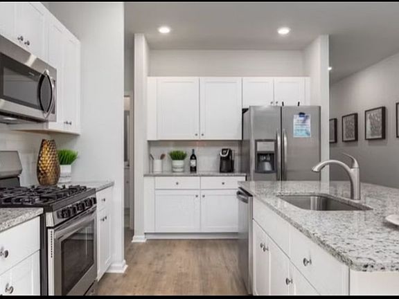 3rd image of 90 Hydrangea Way