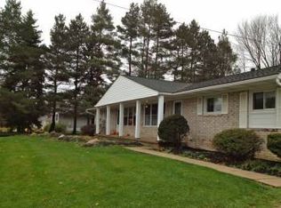 3653 Eakins Rd, Cuyahoga Falls, OH 44223