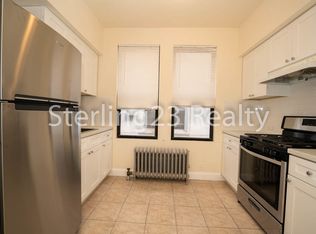 31-48 34th St #F2, Astoria, NY 11106