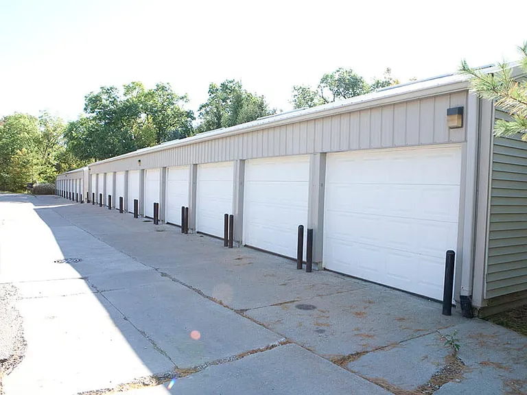 Hidden Oaks Apartments — Photo 7