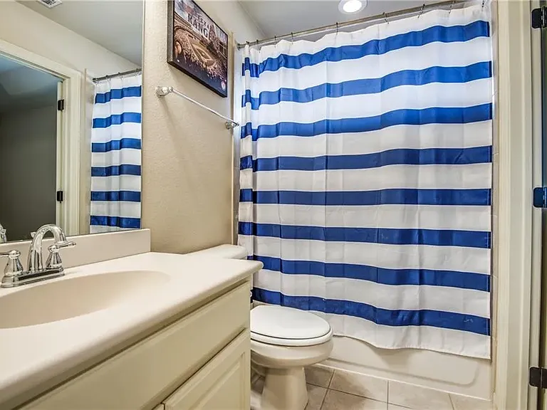 580 Butchart Dr — Photo 30