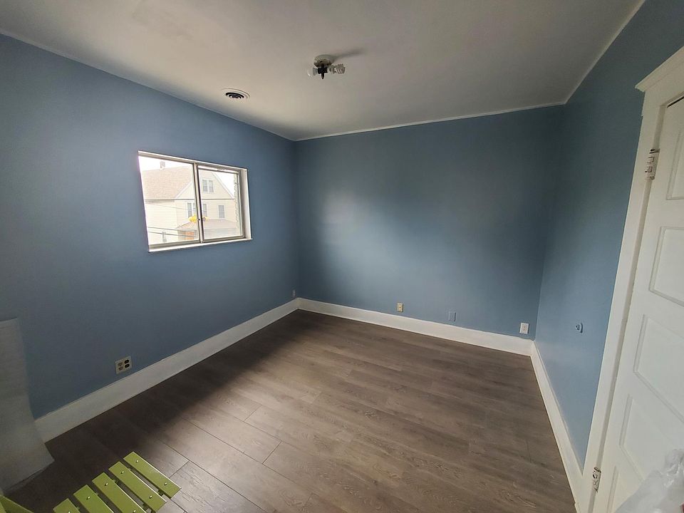 1st image of 3257 Evaline Ave