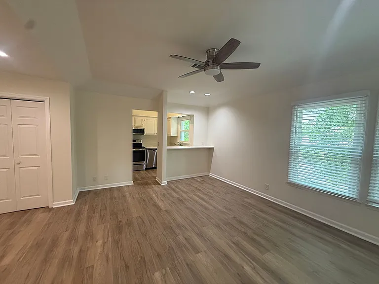 2135 Acklen Ave #8 — Photo 7