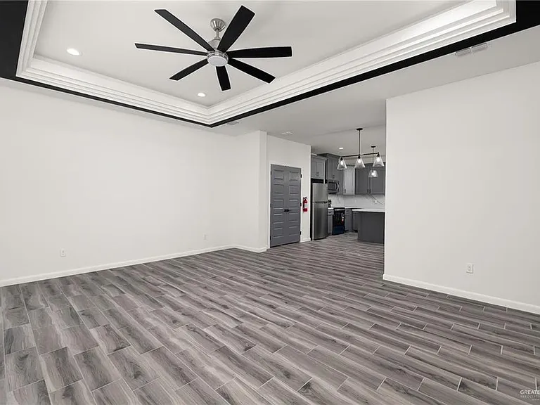 2020 Cedar Ave #B — Photo 4
