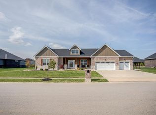508 Cobble Ridge Dr, Lebanon, IL 62254