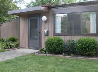 26712 Lake Of The Falls Blvd, Olmsted Falls, OH 44138