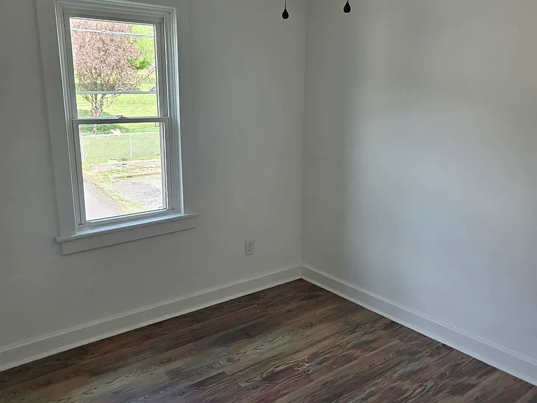 404 Walnut St #A — Photo 3