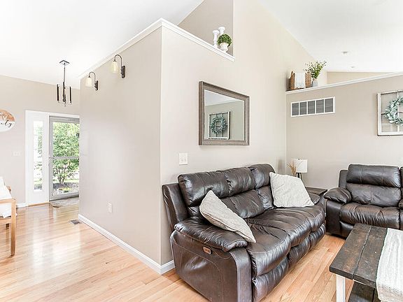 5th image of 7622 Cloudstone Dr