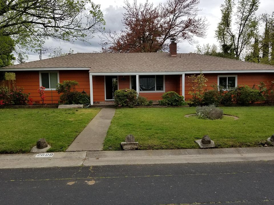 1st image of 2600 Park Hills Dr