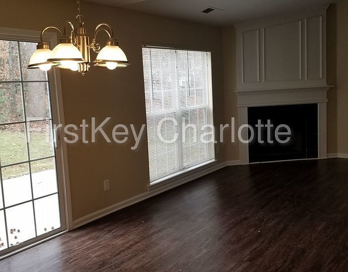 1st image of 1405 Sagestone Ct