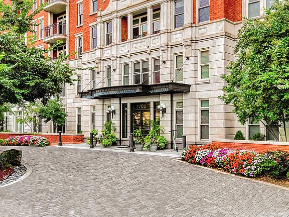 Become a part of our idyllic community in Woodley Park.