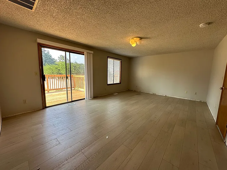 4716 SW Stoddard Dr — Photo 4