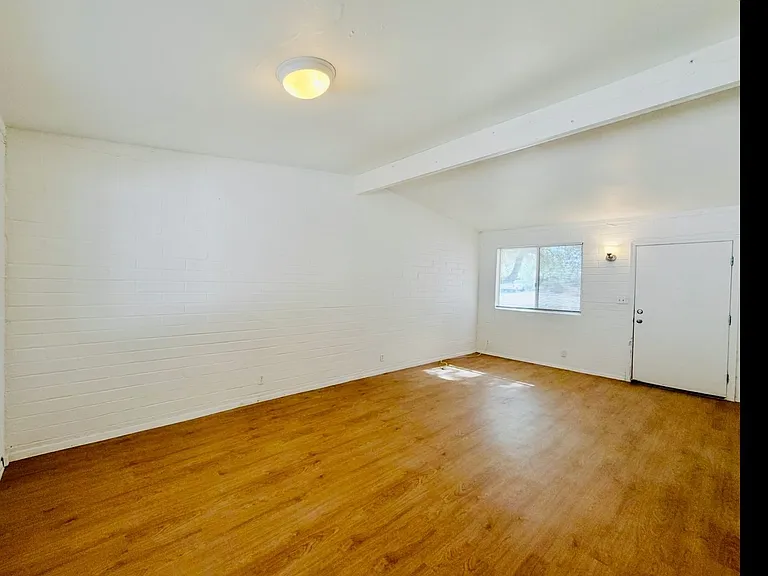 Elvira320 — Photo 30