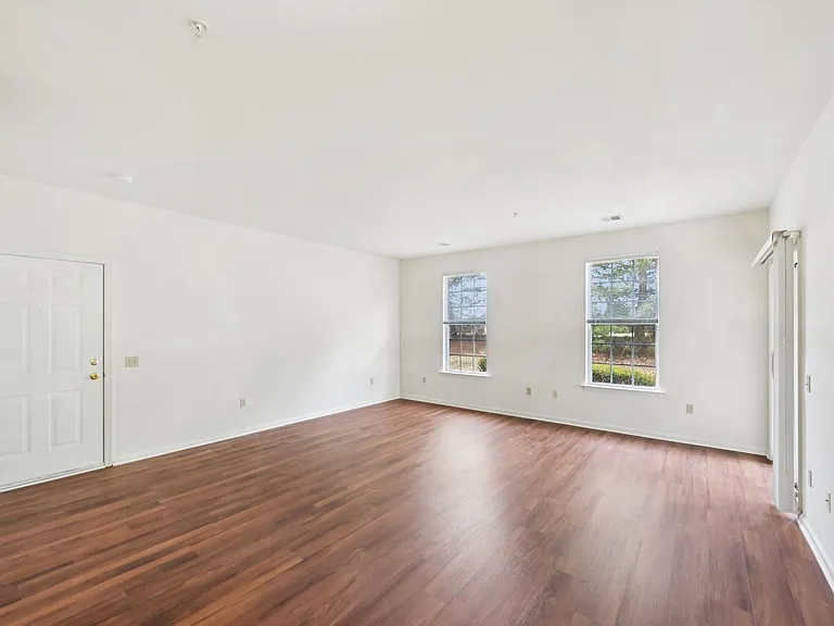 Spring Creek Apartments — Photo 22