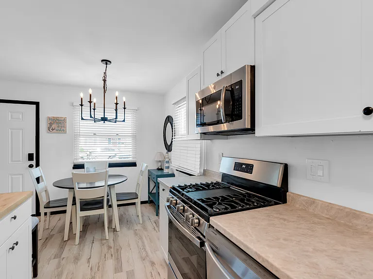 1264 Maplewood Rd #A — Photo 9