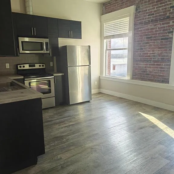 31 Cowlitz St — Photo 1