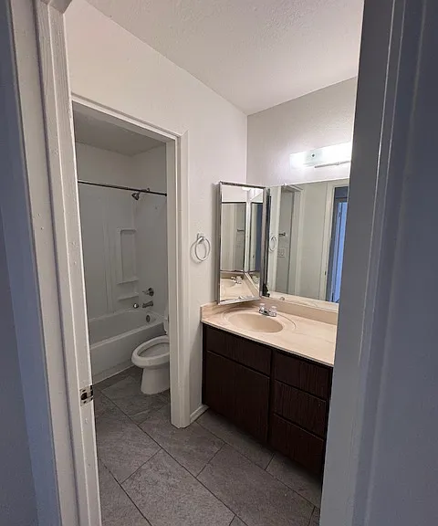 7606 N 61st Ave — Photo 9