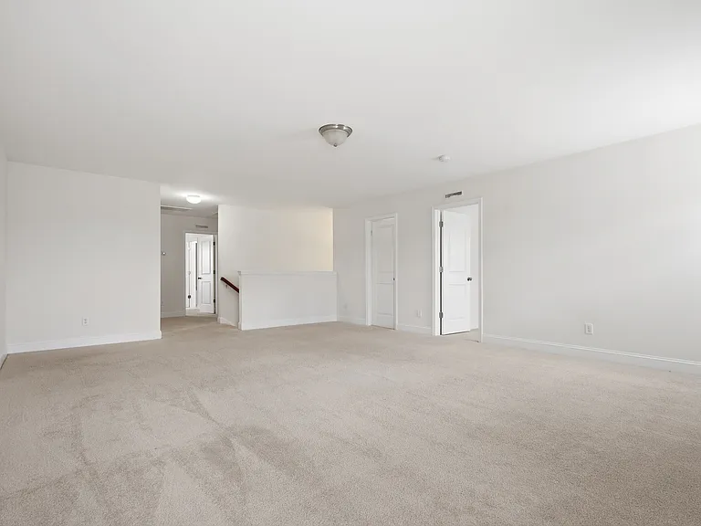 105 Grimsby Rd — Photo 22