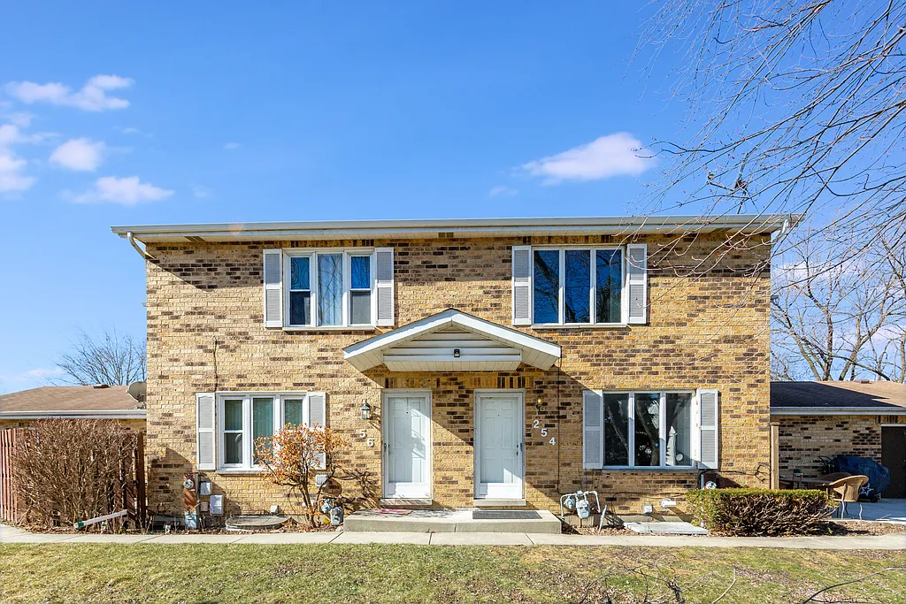 254 Paddock Cir #B photo 1