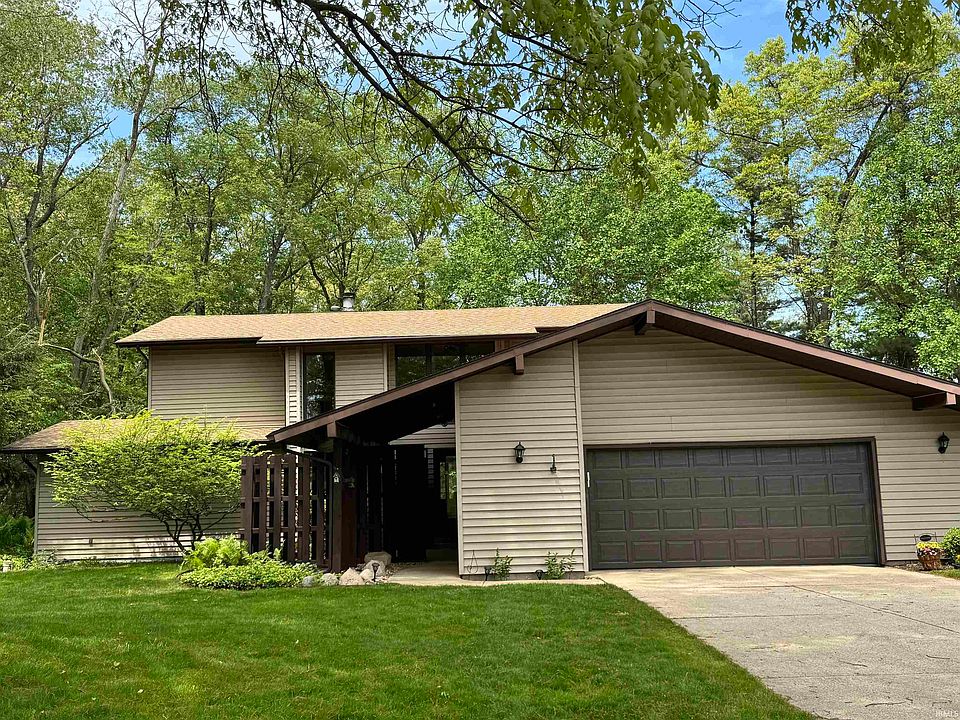 1st image of 21465 Old Walnut Ct