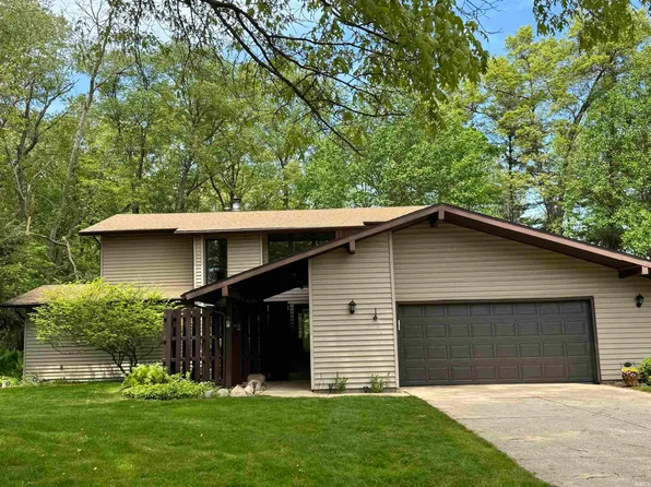 21465 Old Walnut Ct, South Bend, IN 46628