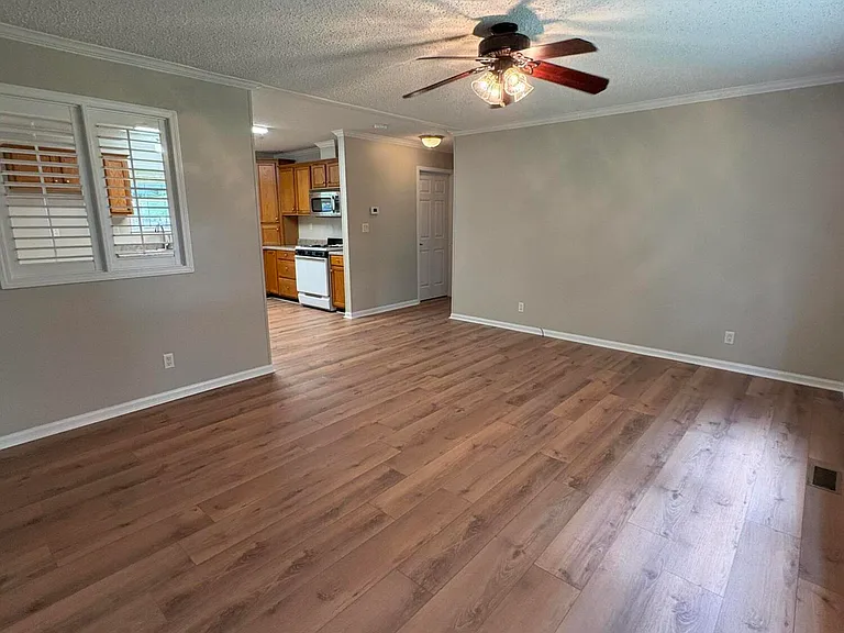 111 Whitmore Rd — Photo 3