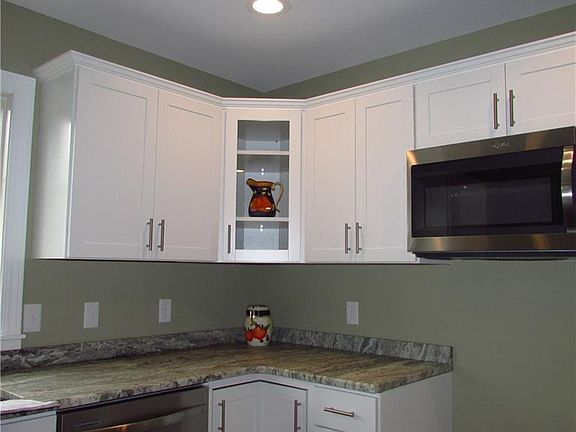 4th image of 553 Riverwalk Dr