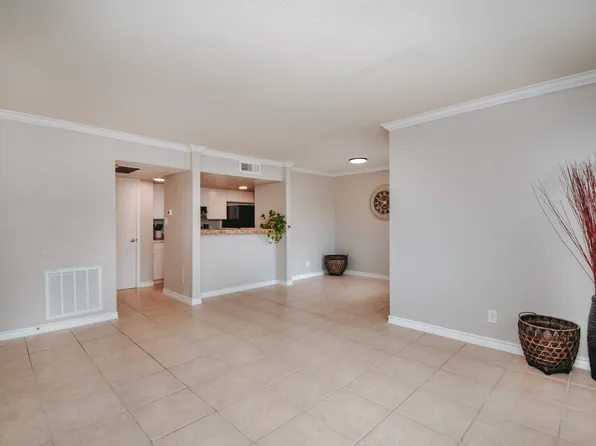 Parkwood Apartments