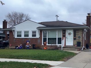 24601 Harmon St, Saint Clair Shores, MI 48080