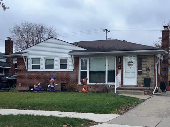 24601 Harmon St, Saint Clair Shores, MI 48080