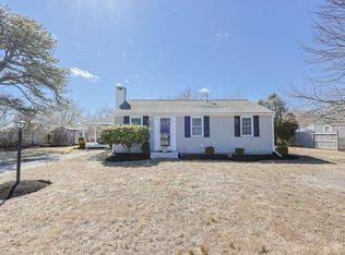 25 Niagara Ln, West Yarmouth, MA 02673