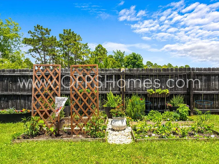 8170 Tavira St — Photo 36