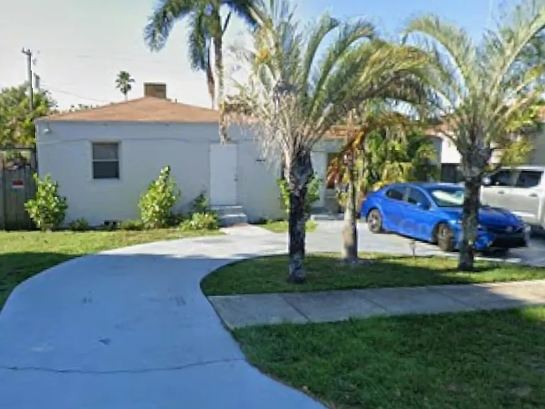 1824 Roosevelt St #B — Photo 1