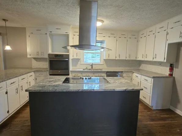 1517 Pine Log Rd, Aiken, SC 29803