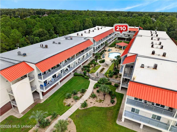 1453 E Beach Blvd APT 210, Pass Christian, MS 39571