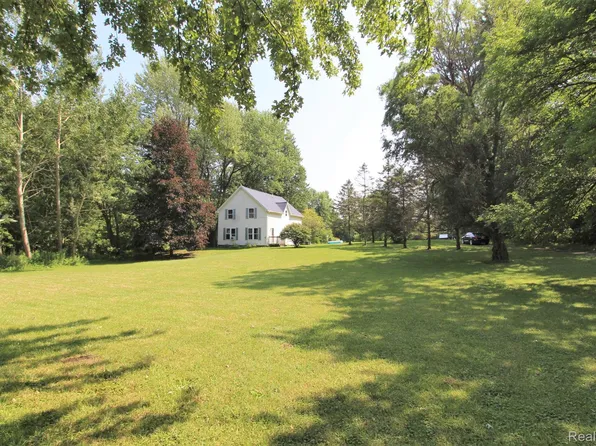 5125 Reynolds Rd, Marlette, MI 48453