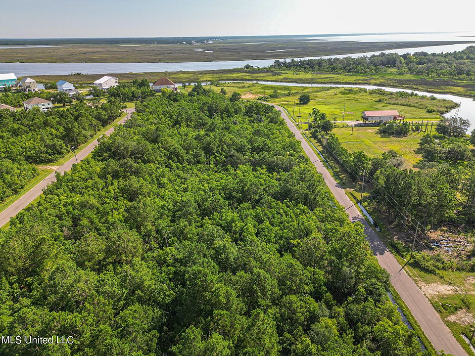 1st image of 0 Bayou View Dr W