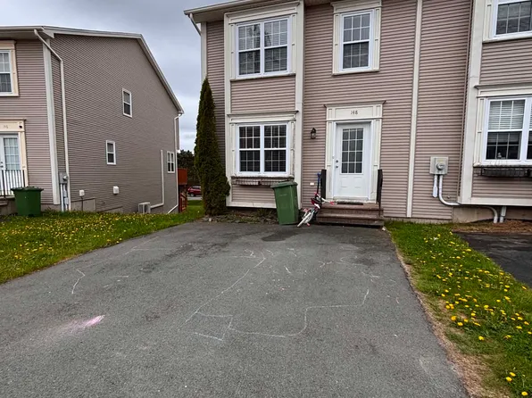 148 Transom Dr, Halifax, NS B3M 4T7