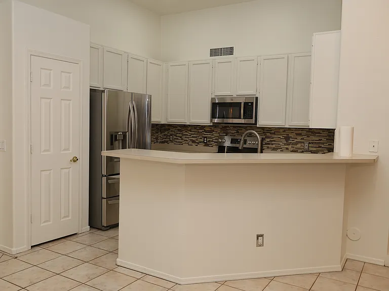 15201 S 47th Way — Photo 12
