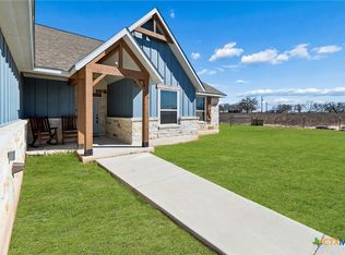 5476 County Road 427, Stockdale, TX 78160