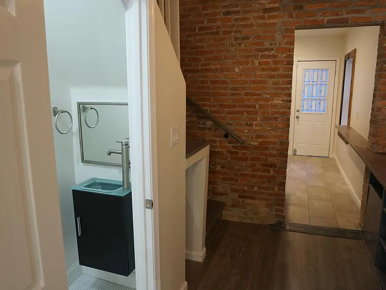907 Lemmon St — Photo 11