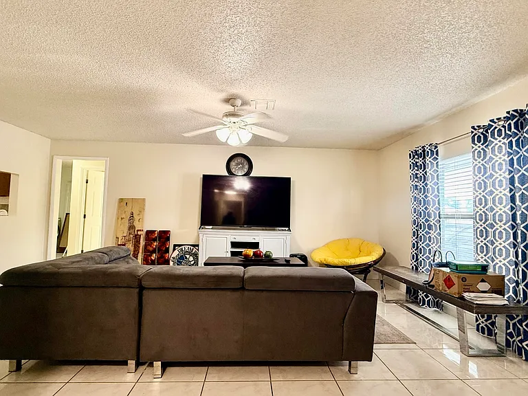 5913 Corson Pl — Photo 6