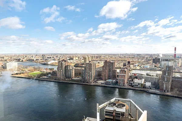 Sold by Compass | media 22