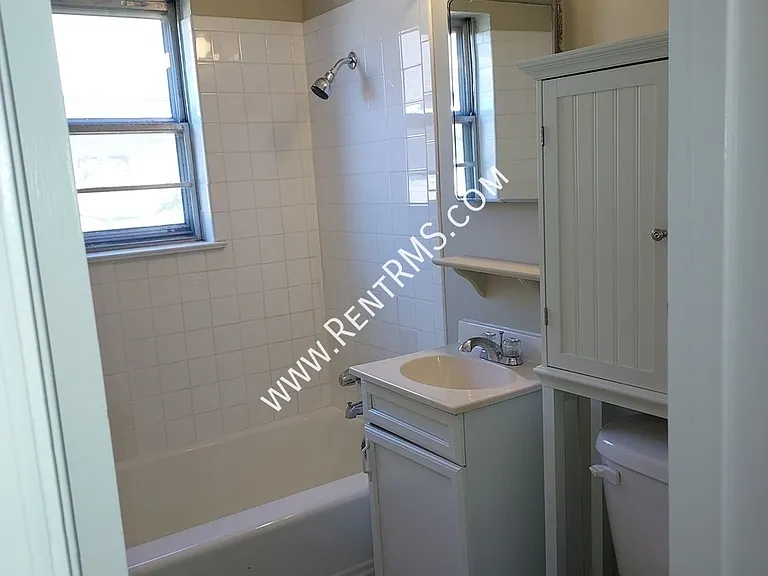 1251 SW Topeka Blvd #15 — Photo 13
