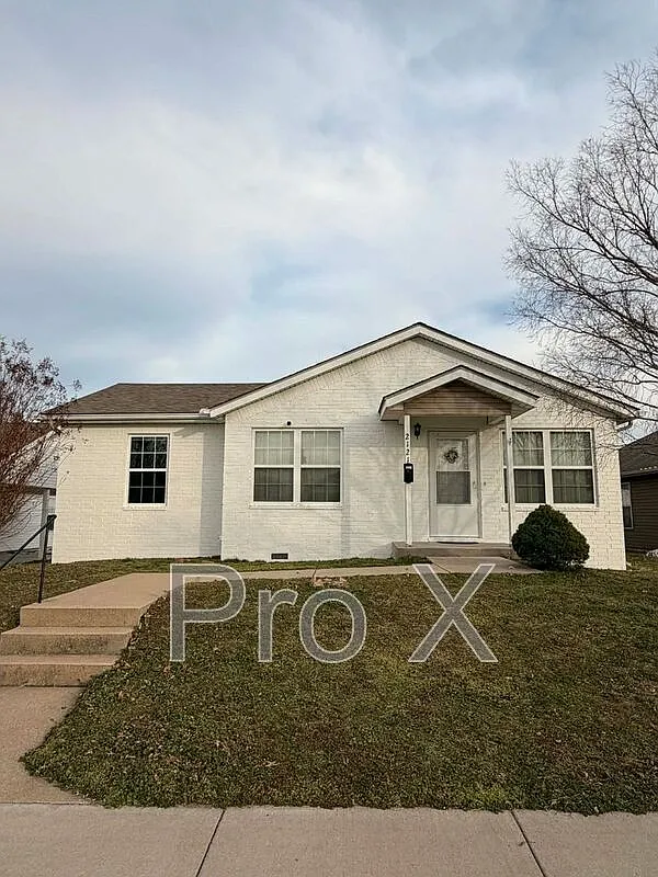 3 bed, 1.5 bath, 1000 sqft, $1,750 — Photo 2