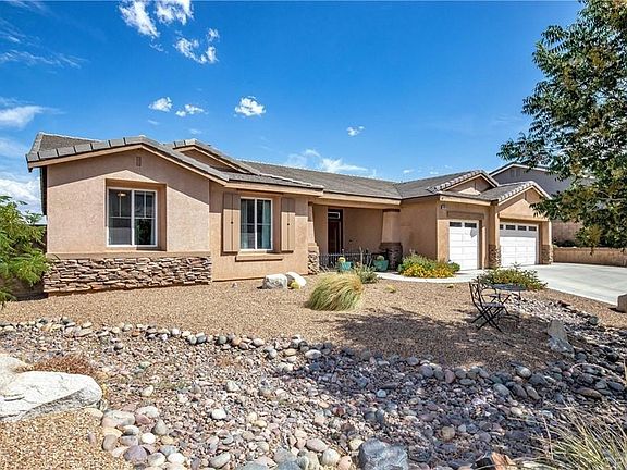3rd image of 40624 Wimbledon Ct