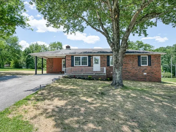 22 E Ridge Dr, Crossville, TN 38555