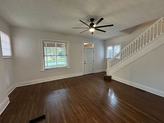 5th image of 113 E Lane Ave #113